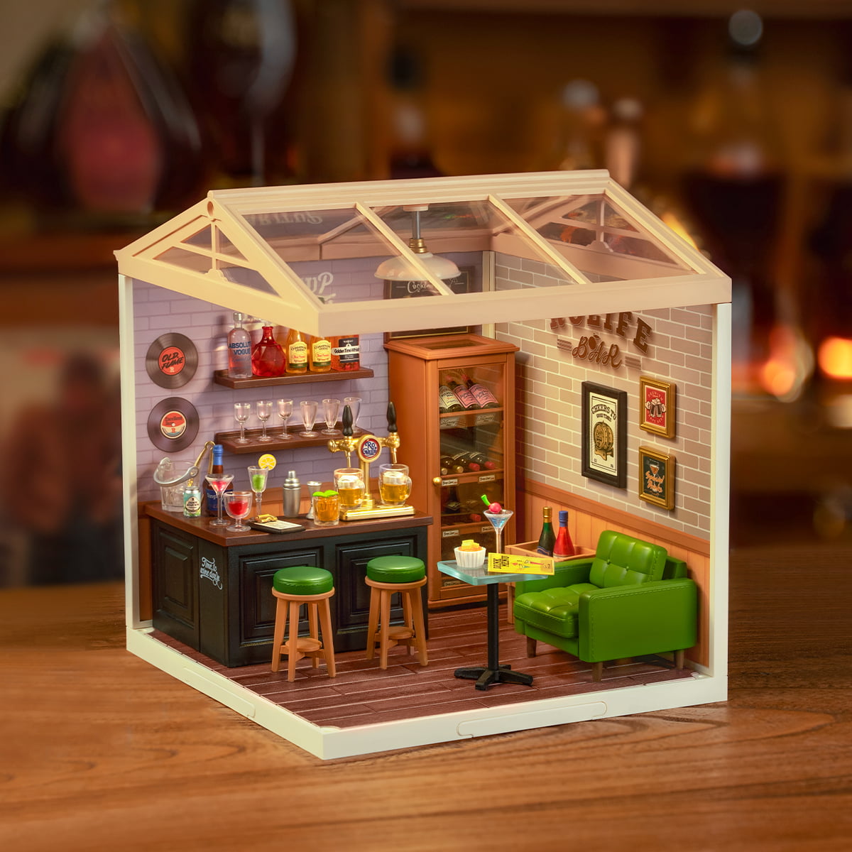 Leisurely Cheers Bar Miniature Kit completed product view