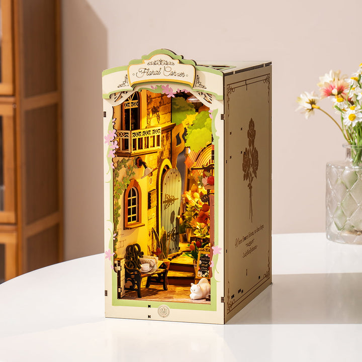 Floral Corner Book Nook Kit official detail view 2