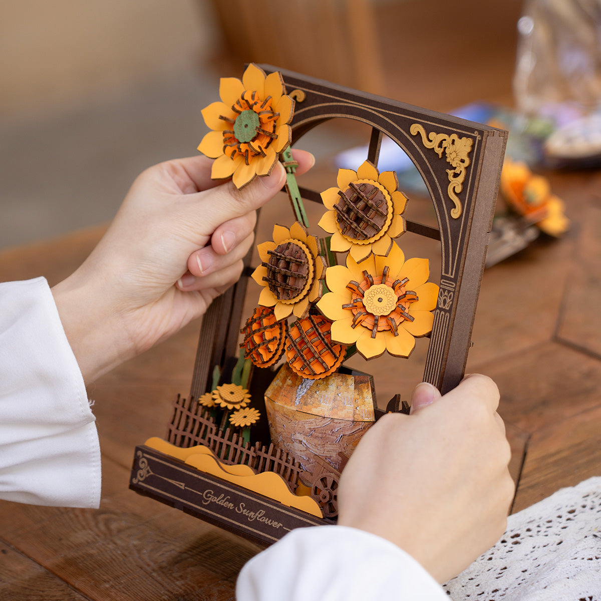 Rowood Golden Sunflower Wall Art Kit official detail view 5