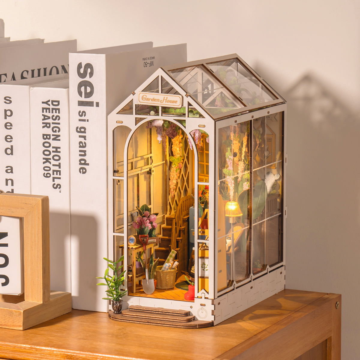 Holiday Garden House Book Nook Kit official detail view 4