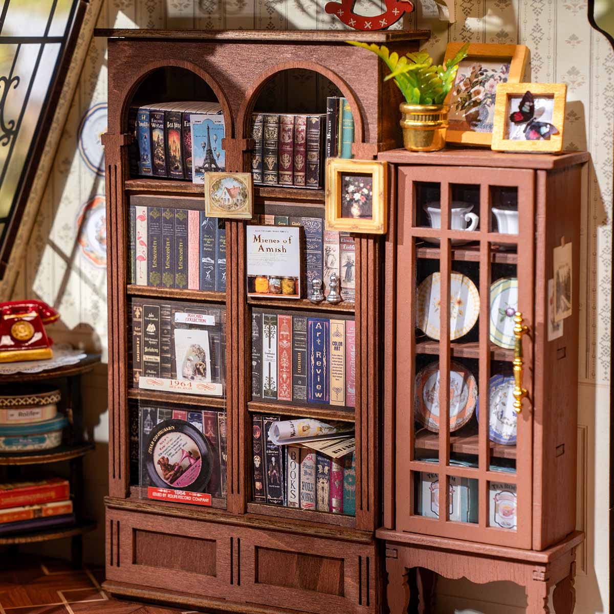 Catherine's Living Room Miniature House Kit official detail view 4