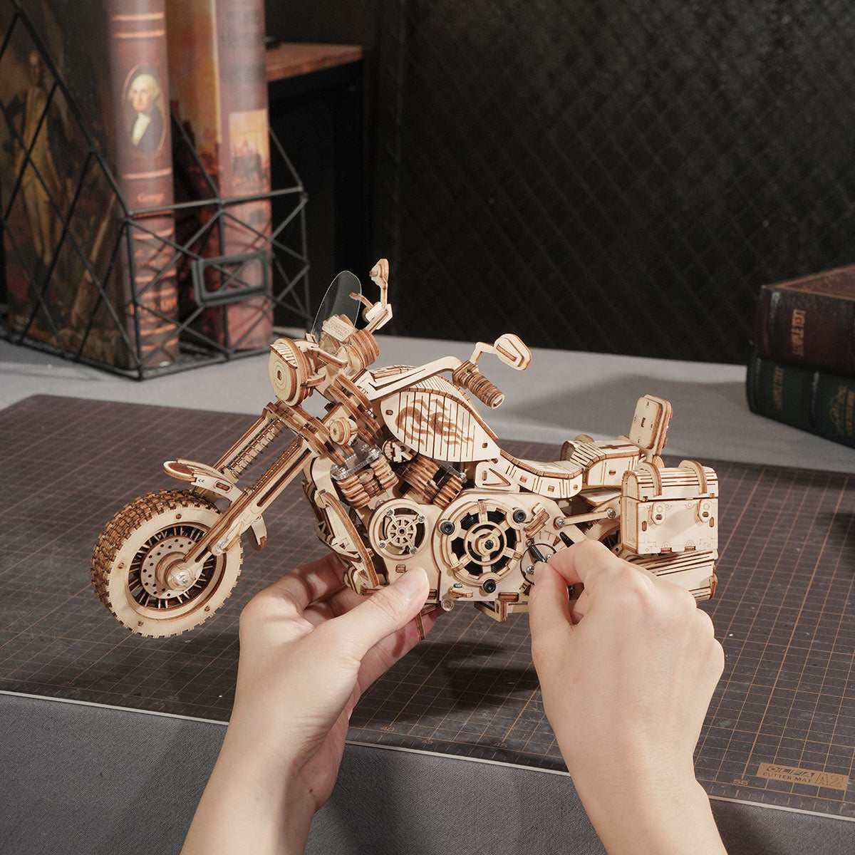 ROKR Cruiser Motorcycle Model Kit official product view 5
