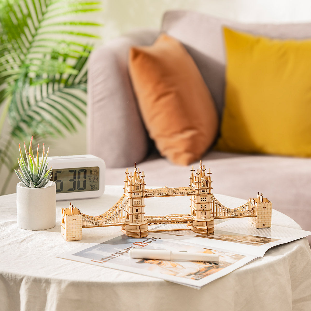 Rowood Tower Bridge Creative Kit official product view 3