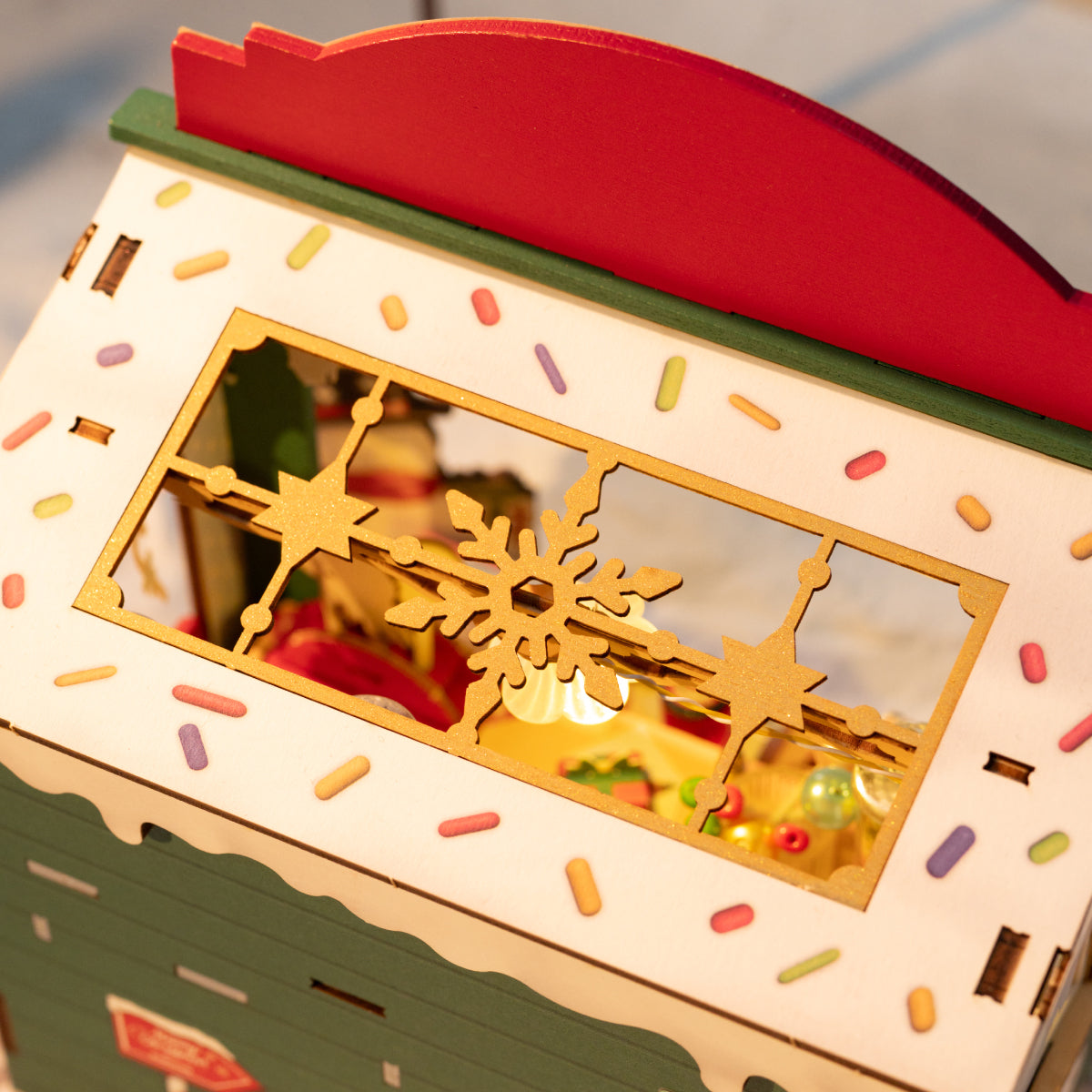 Christmas Candy Stand Miniature Kit official detail view 3