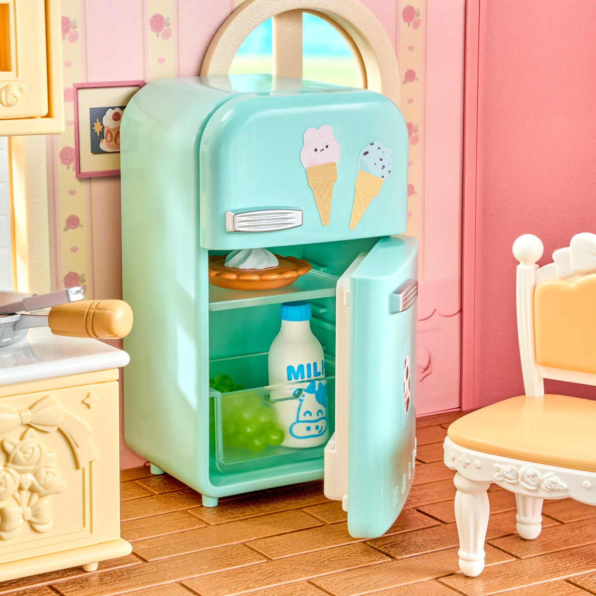 Fairy Rose Cottage Dollhouse Kit official detail view 12
