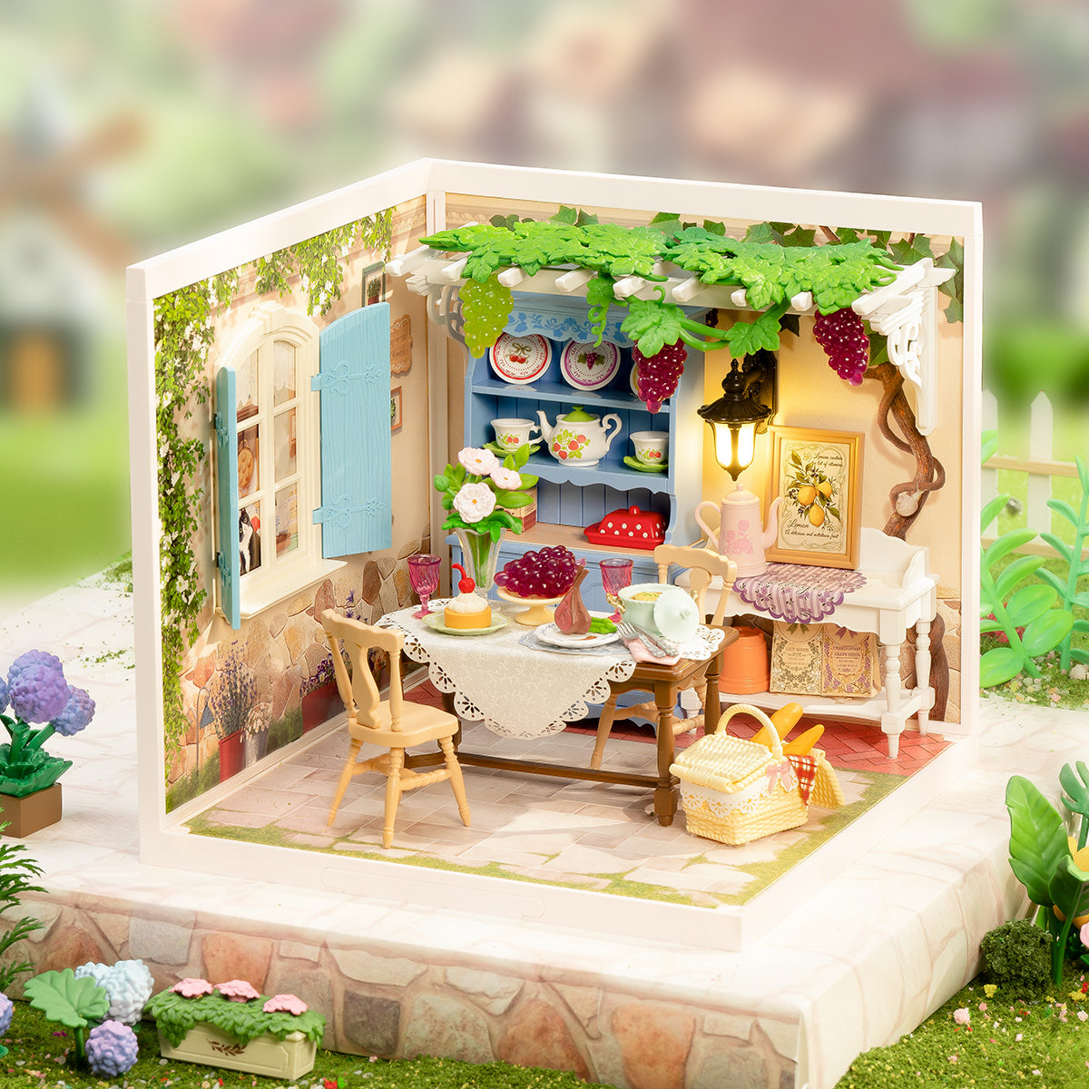 Midsummer Dream Yard Miniature Kit official product view 4