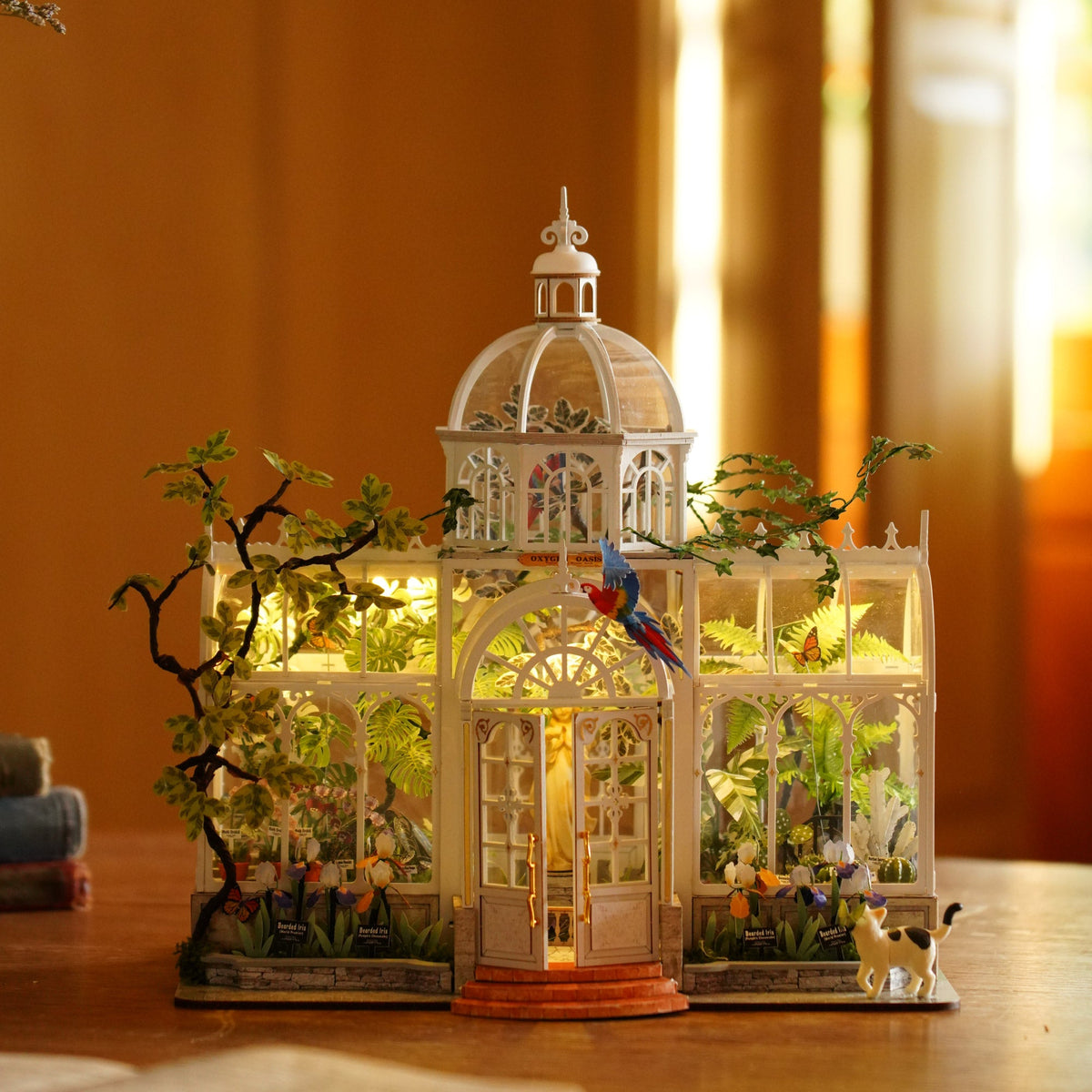 Oxygen Oasis Miniature House Kit official detail view 11