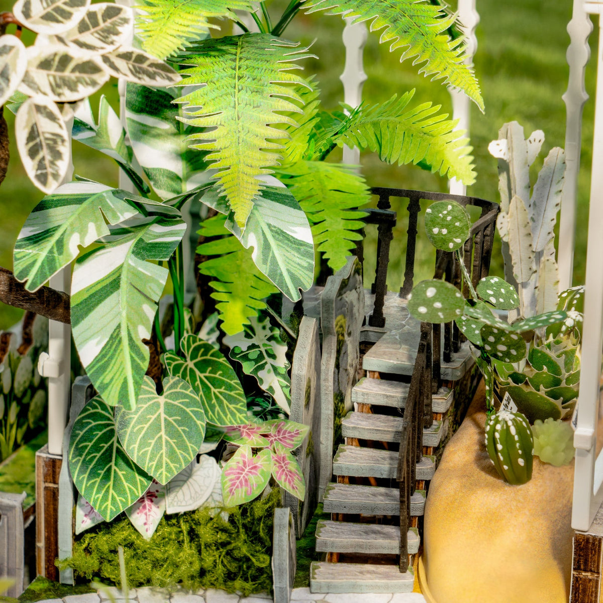 Oxygen Oasis Miniature House Kit official detail view 7