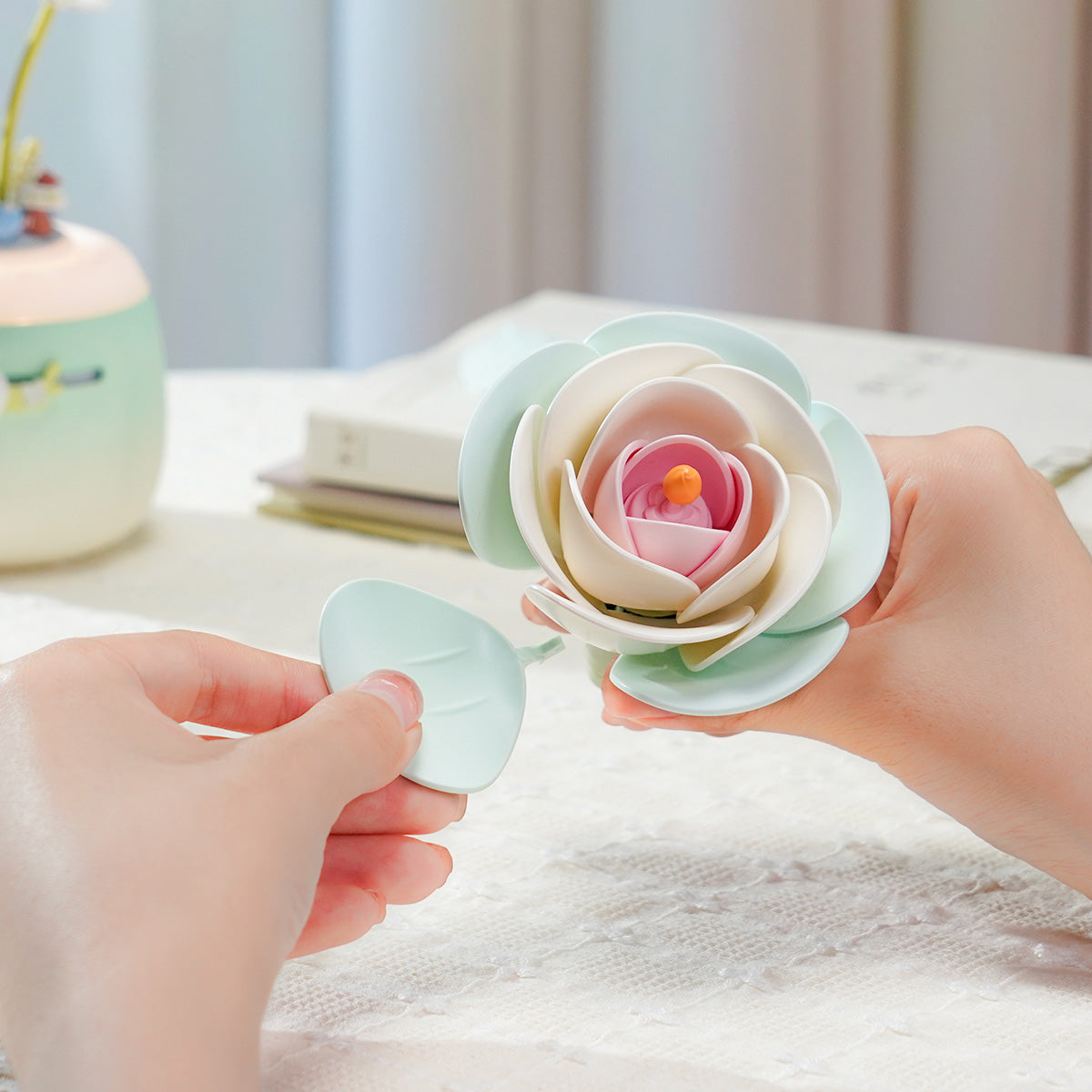 ROKR Minty Camellia Flower Lamp Kit official detail view 4