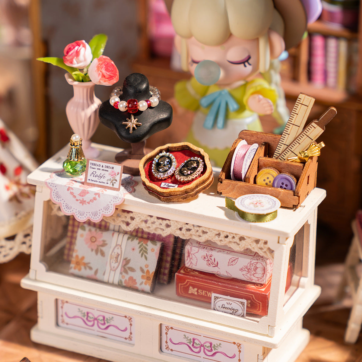 Elsa's Tailoring Miniature House Kit official detail view 5