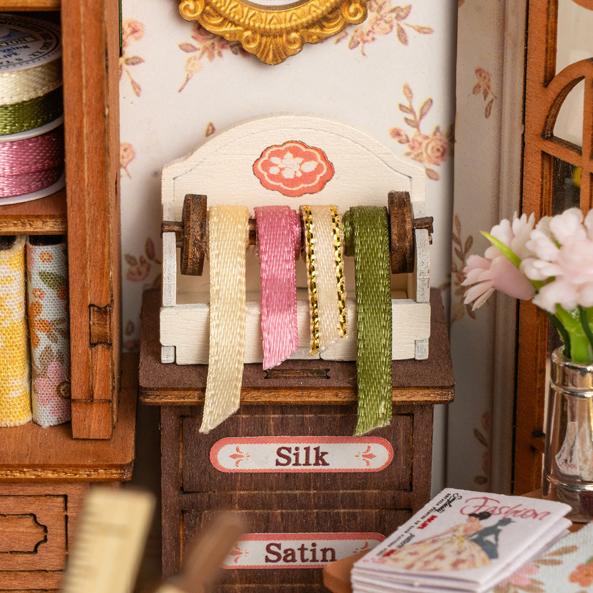 Elsa's Tailoring Miniature House Kit official detail view 6