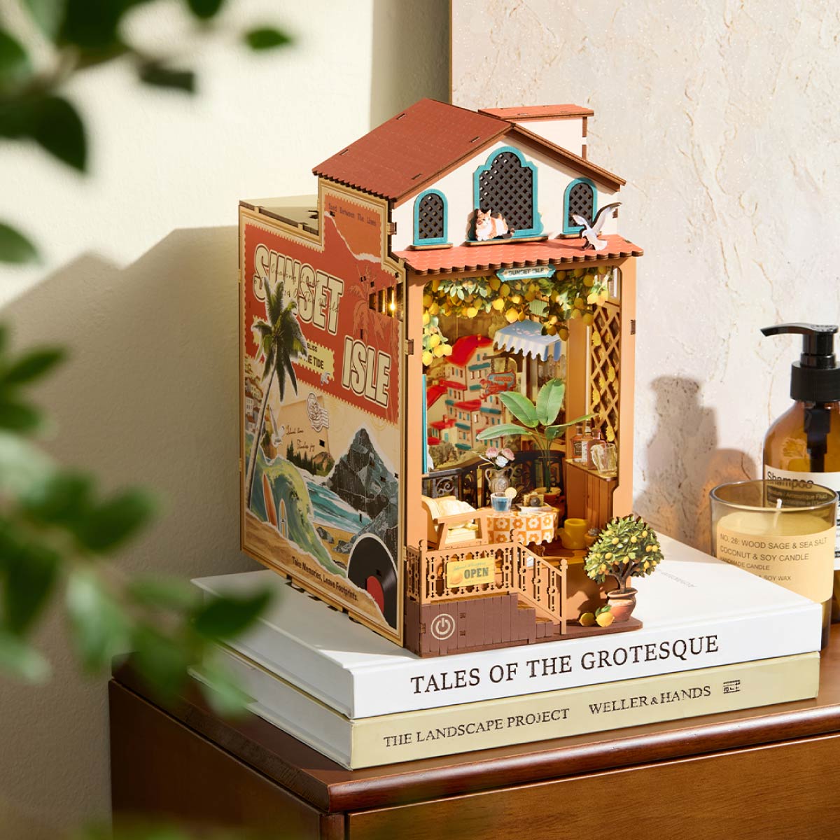 Sunset Isle Book Nook Kit official detail view 3