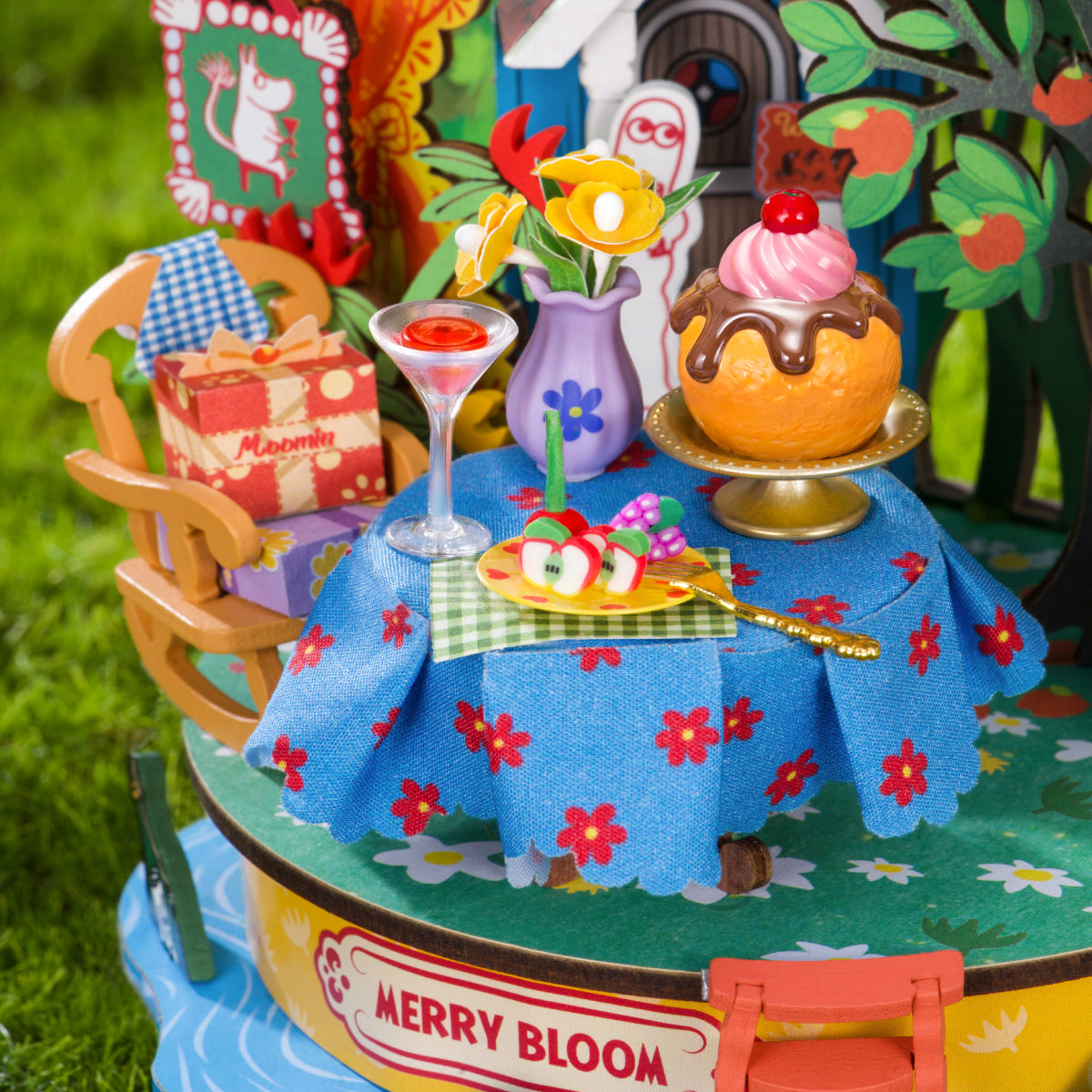 Rolife Snorkmaiden's Garden Party table detail