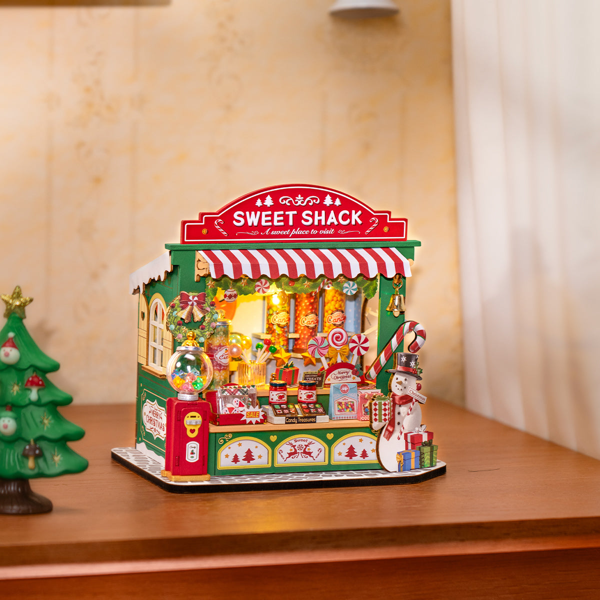 Christmas Candy Stand Miniature Kit official detail view 5