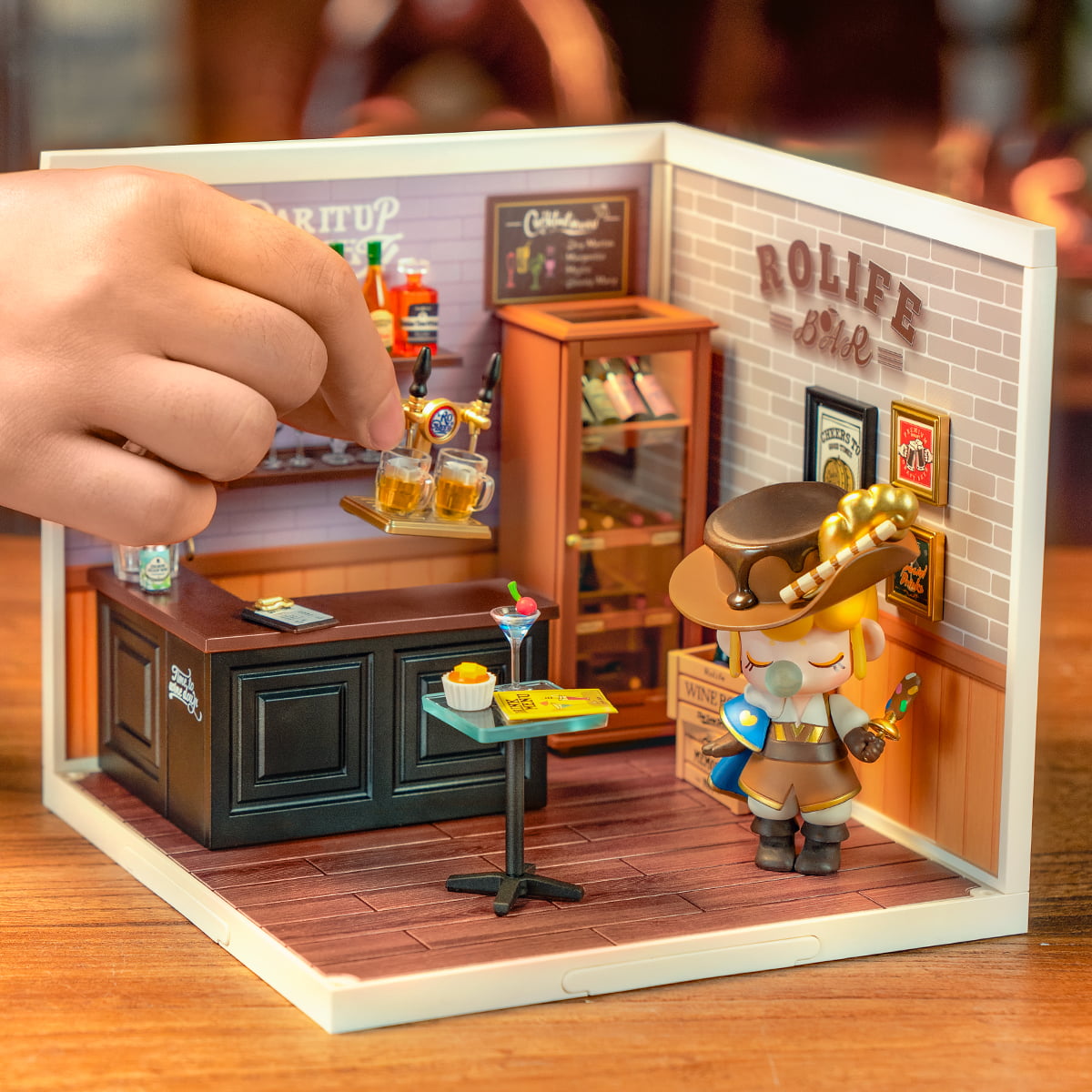 Leisurely Cheers Bar Miniature Kit official product view 3